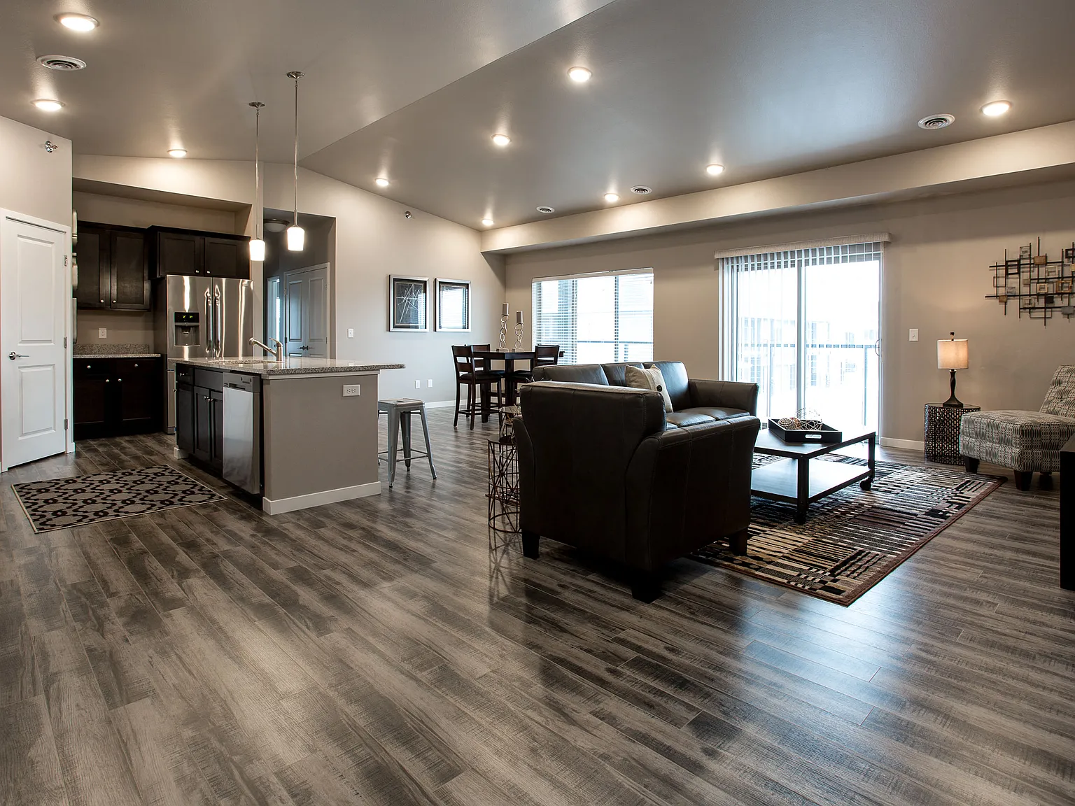 Shadow Crest Townhomes — Photo 1