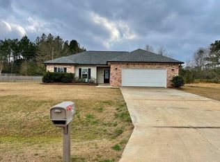 25 Meadow Path Cir, Picayune, MS 39466