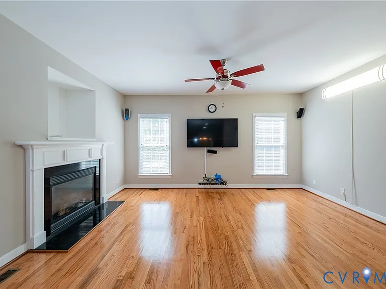 9721 Pemberton Crossing Dr — Photo 16