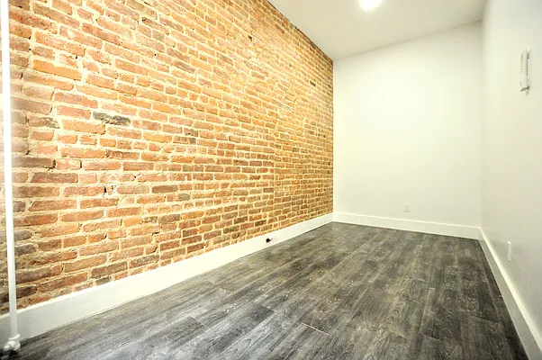 Rented by EXR | media 20