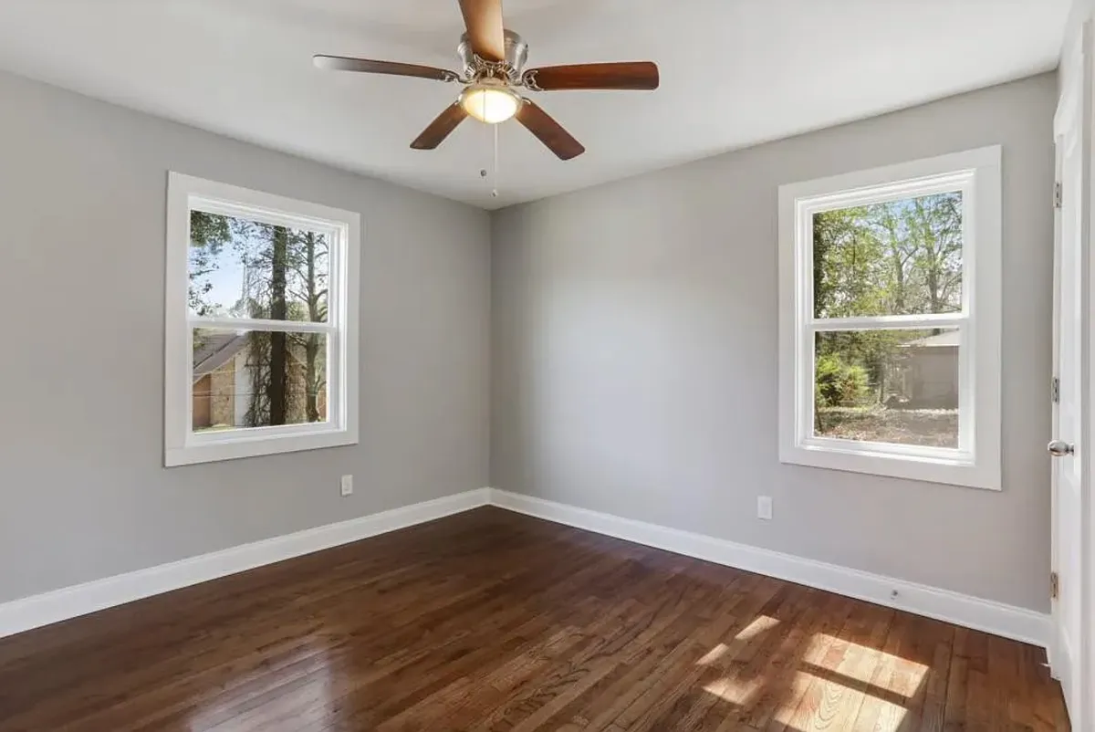 Building Photo - 2561 Sylvan Rd #2