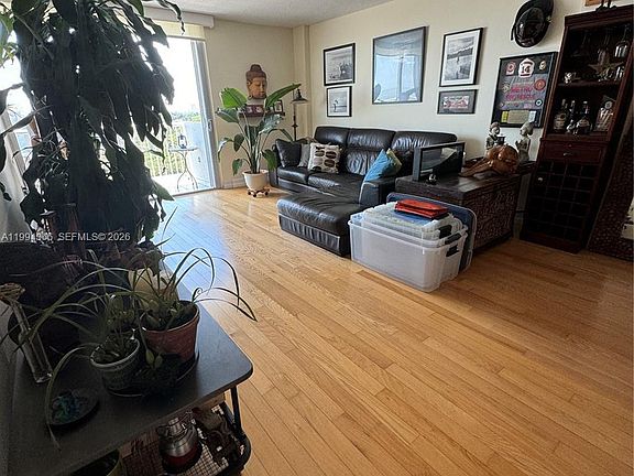 4th image of 150 SE 25th Rd APT 11L