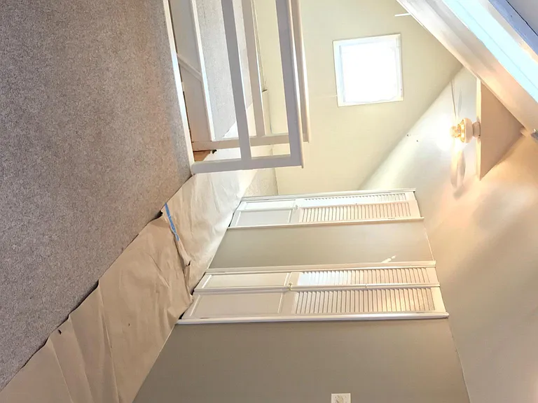 Upper, bedroom, level