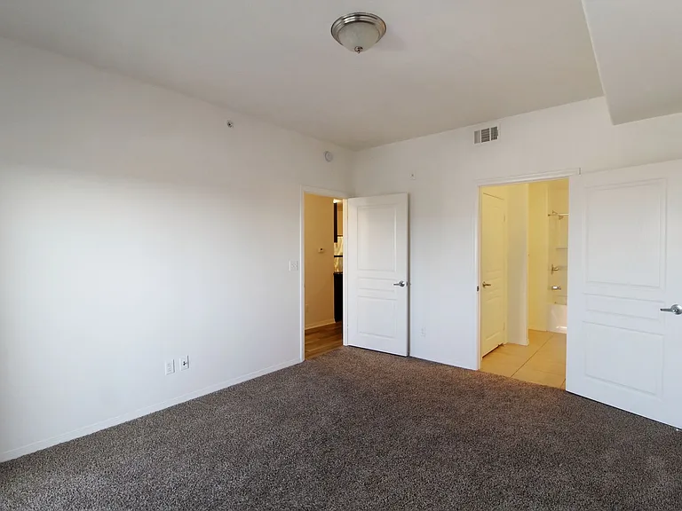 Harborview Apartments — Photo 28