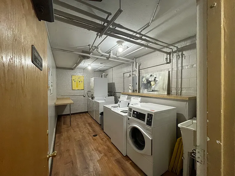 5920 N Kenmore Ave #210 — Photo 18