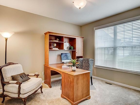 4th image of 7654 Park Bend Dr