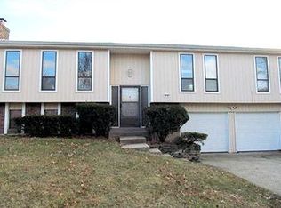 879 Clearfield Ln, Cincinnati, OH 45240