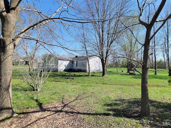 301 Kimberly Dr, Scott City, MO 63780