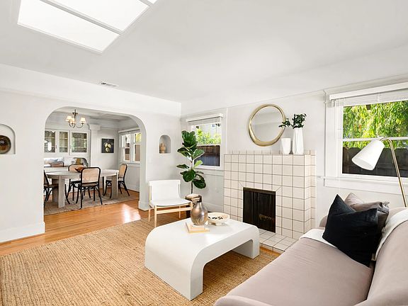 4th image of 3949 Portola Pl