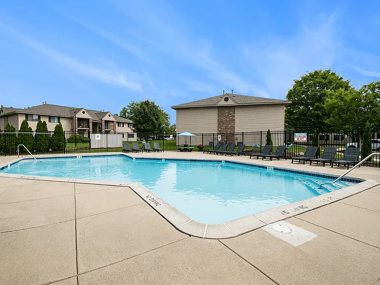 Westfield Club Apartments — Photo 36