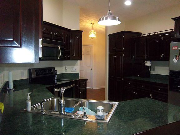 5th image of 1282 Bonneville Dr