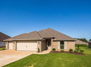 31 Bedford Farms Dr, Jackson, TN 38305