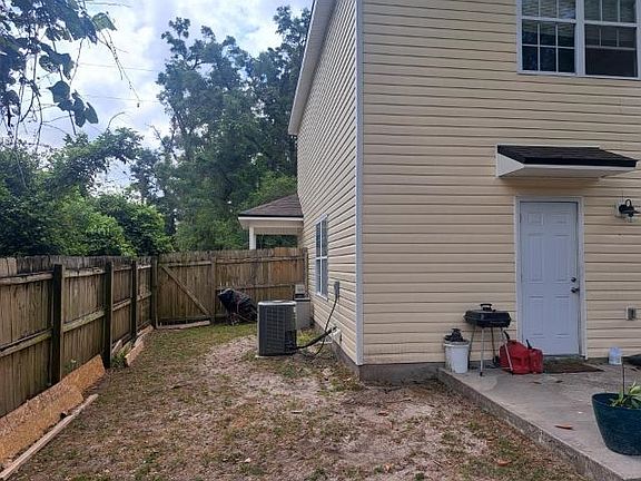 4th image of 6 Mohawk Trl