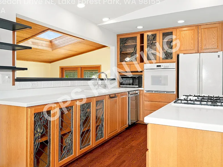 17224 Beach Dr NE — Photo 8