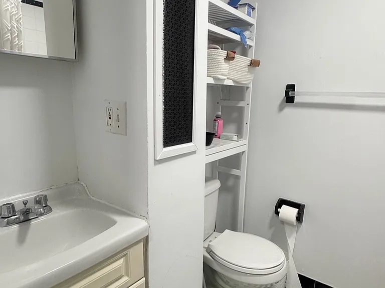 325 E 21st St #2 — Photo 6