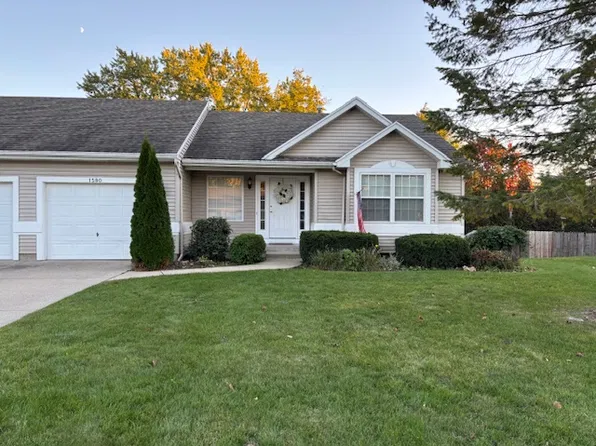 1580 Maplehollow St SE, Kentwood, MI 49508
