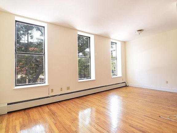 3rd image of 264 5th Ave APT 3