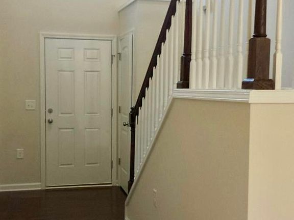 2-story foyer