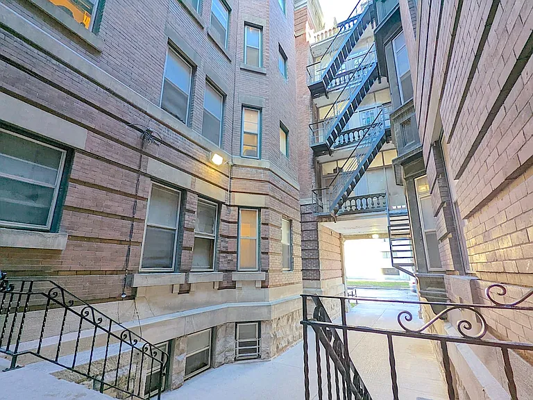 314 Broadway — Photo 31