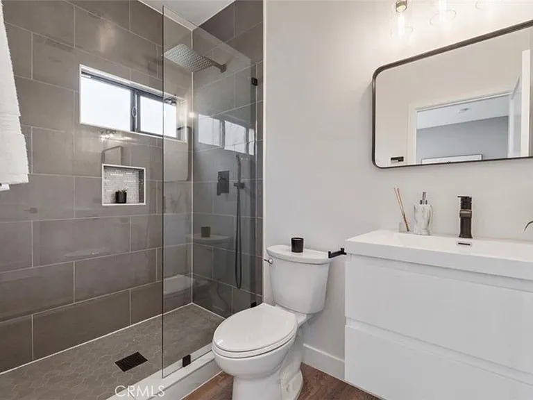 7717 Jamieson Ave — Photo 11