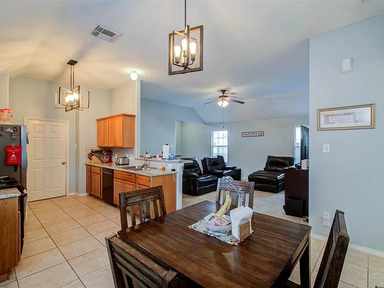 4010 Bealey Ln — Photo 13