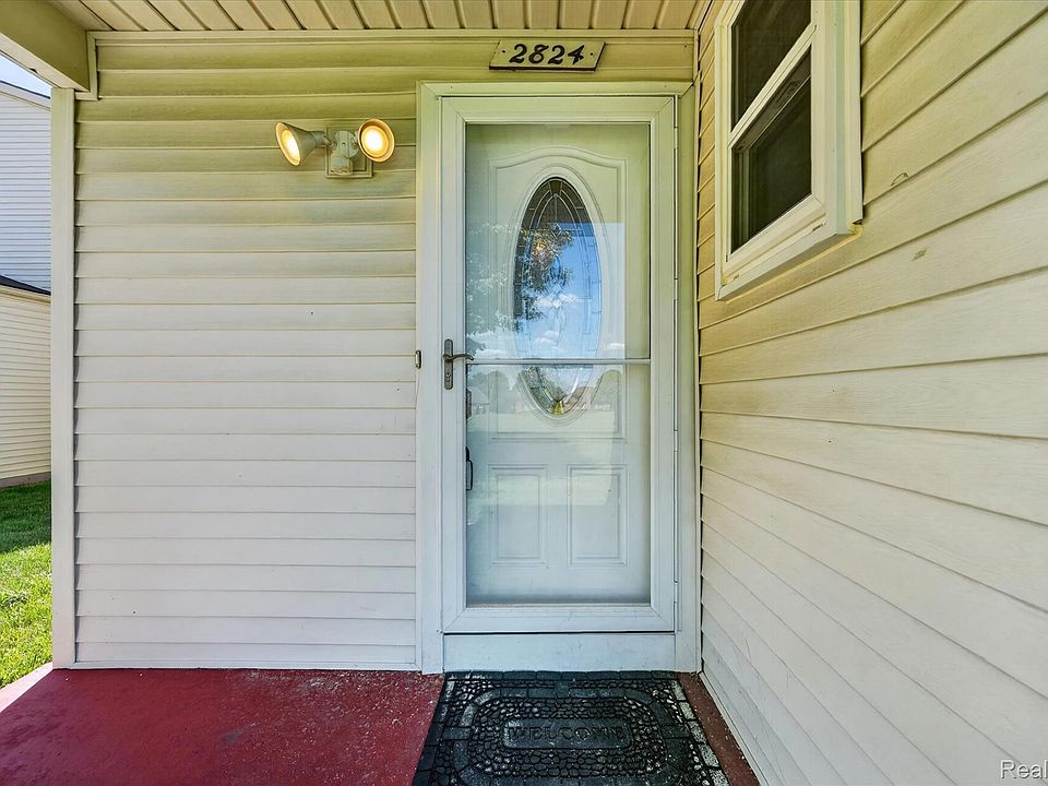 2824 Roundtree Dr, photo 6