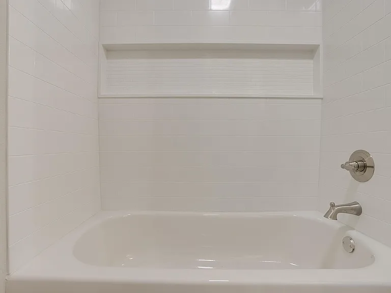 305 Bentley Dr — Photo 27