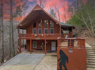4040 Hickory Hollow Way, Sevierville, TN 37862