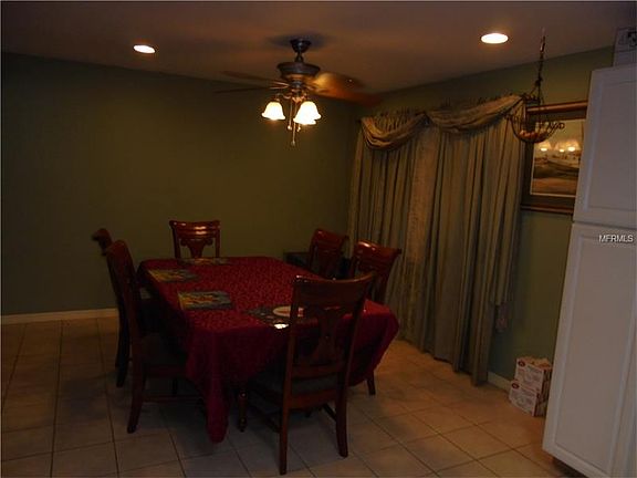 4th image of 9408 Wildwood Ave