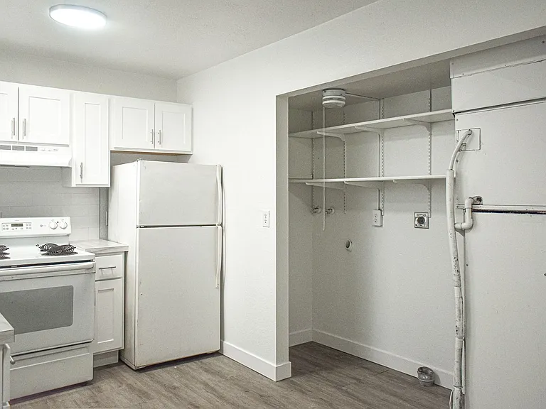 Tahoma Park Apartments — Photo 16