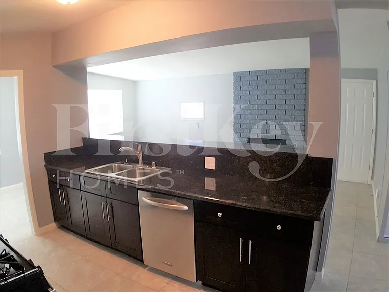 332 Wisteria Ave — Photo 6