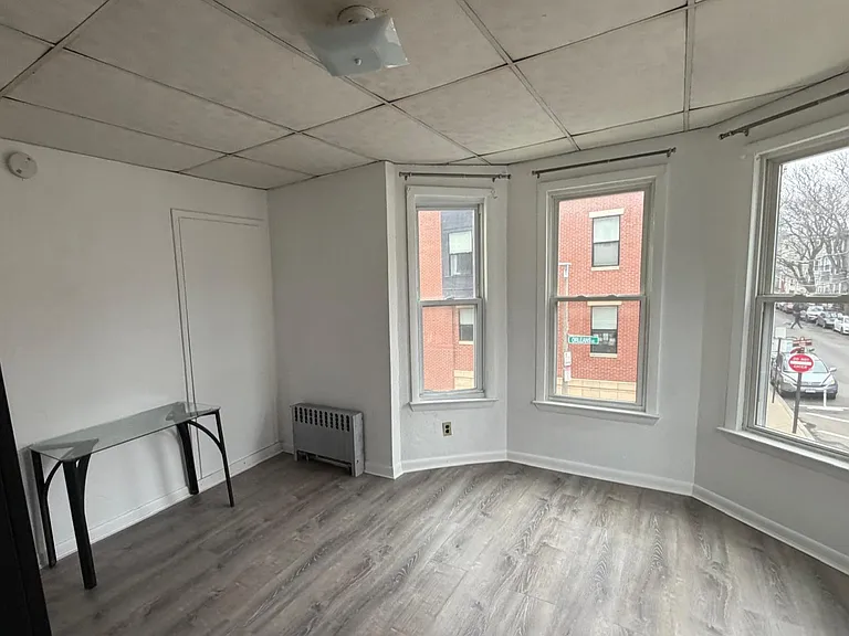 28 Orleans St #4 — Photo 5