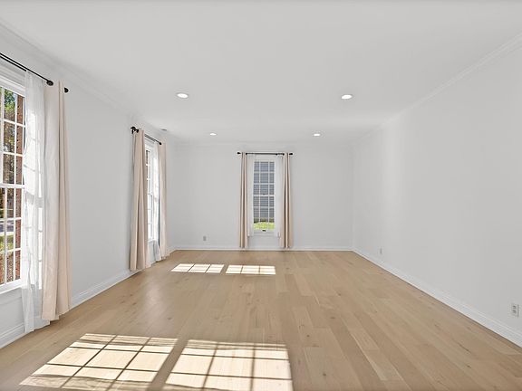 4th image of 3405 Hamilton St