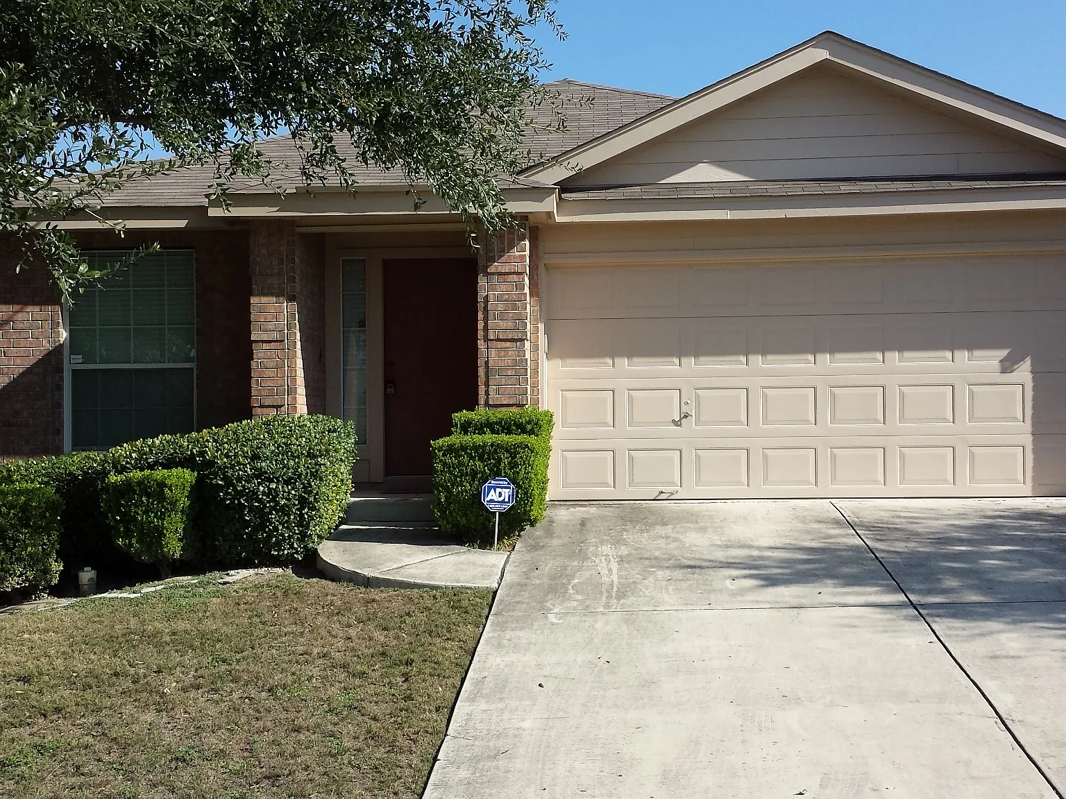 3 bed, 2.0 bath, 1668 sqft, $1,699 — Photo 3