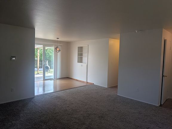 5th image of 2608 Haines St