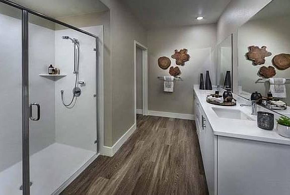 3rd image of 316-5925 Charlotte Dr #316