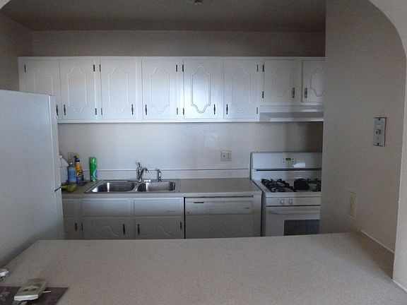 3rd image of 931 E Russell Ave APT 302