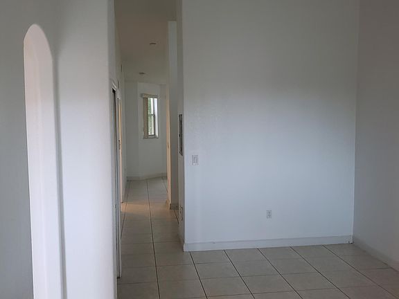 3rd image of 1539 SE 27th St Unit 206
