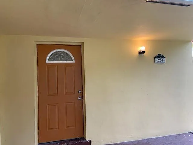 4250 NW 21st Ave — Photo 3