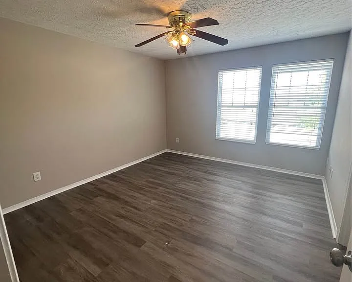 5972 Monroe Xing — Photo 14
