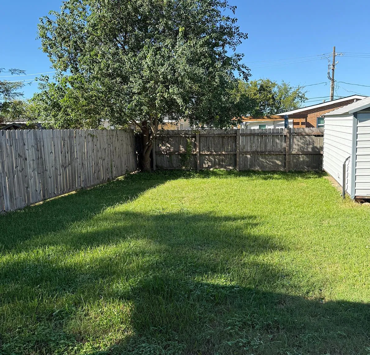 3 bed, 1000 sqft, $1,600 — Photo 2
