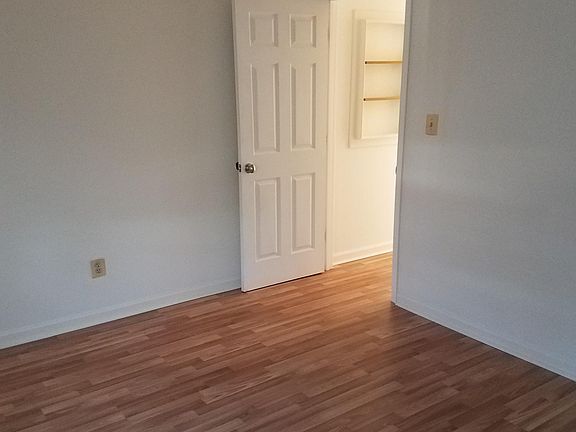 5th image of 1938 Maxwell Ave