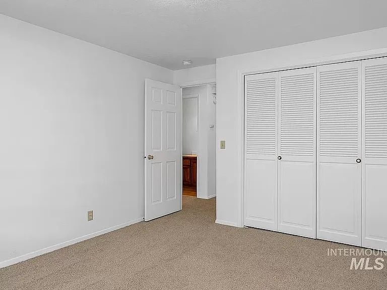 2930 S Raindrop Dr — Photo 6