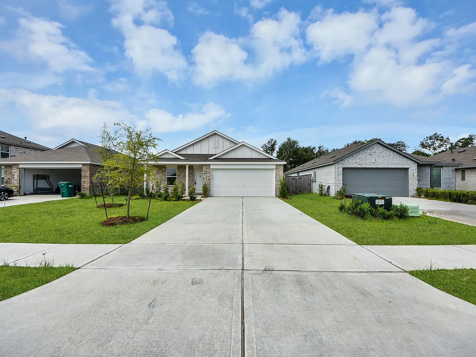 4 bed, 2.0 bath, 1720 sqft, $2,100 — Photo 3