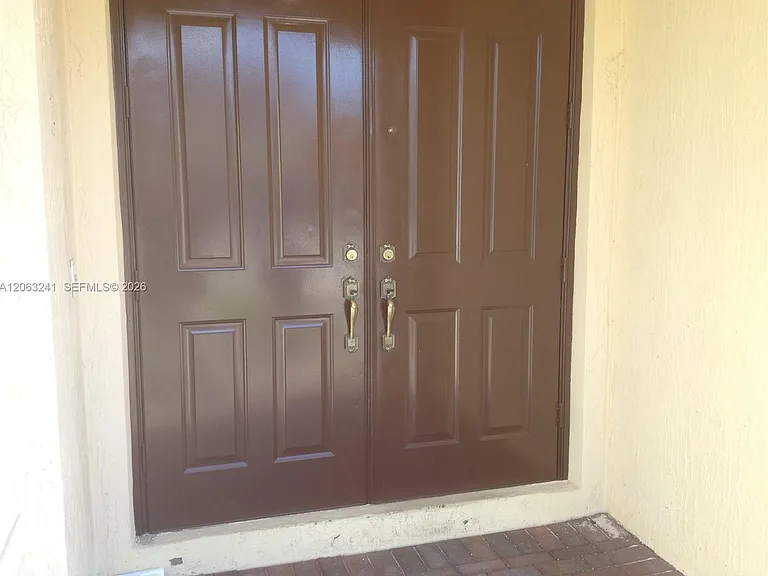 17615 SW 135th Ave — Photo 4