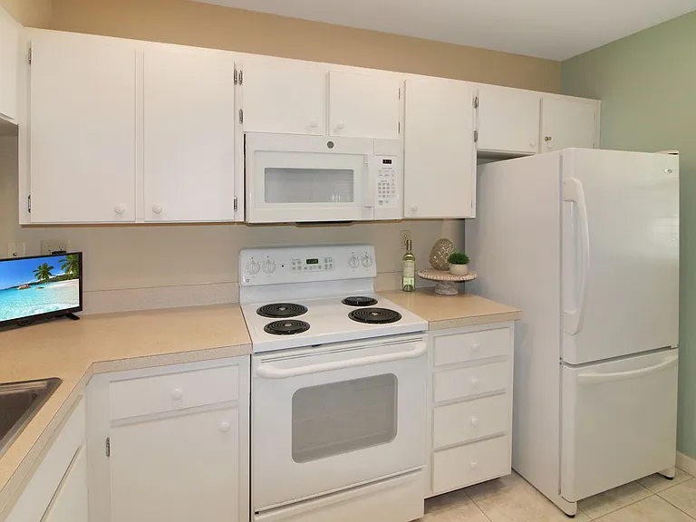 441 Cerromar Ln #404 — Photo 3