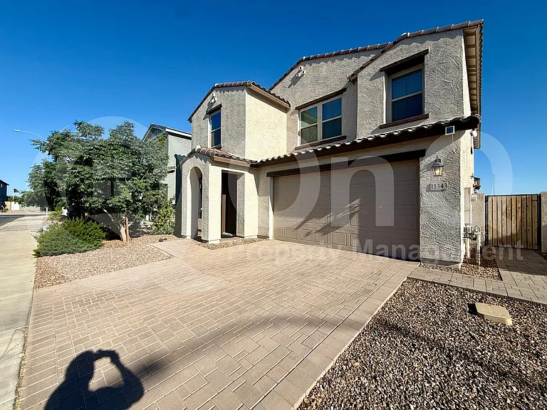 11343 E Upton Ave — Photo 2