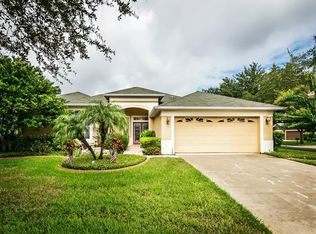 5833 Heronrise Crescent Dr, Lithia, FL 33547
