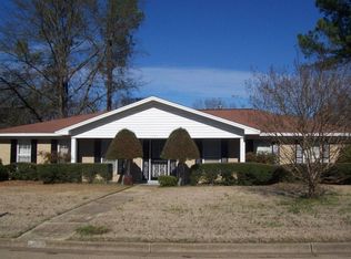 1002 Cleveland St, Tupelo, MS 38801