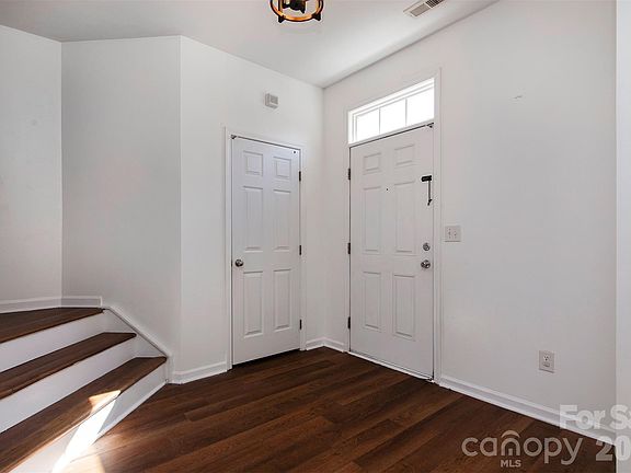 3rd image of 1002 Canopy Dr